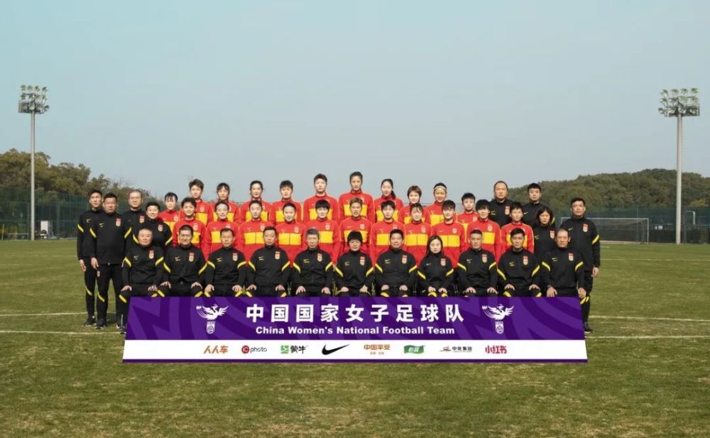 刘家辉见刘曼琼没说话，连忙道：曼琼。